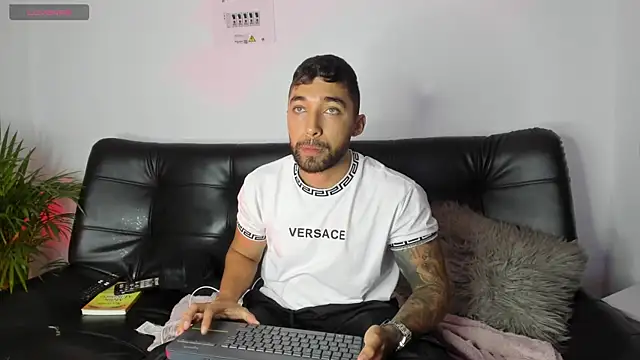 Sweet and caramel online show from 02/05/25, 10:44