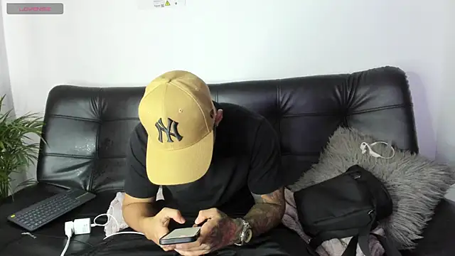 Sweet and caramel online show from 02/06/25, 06:13