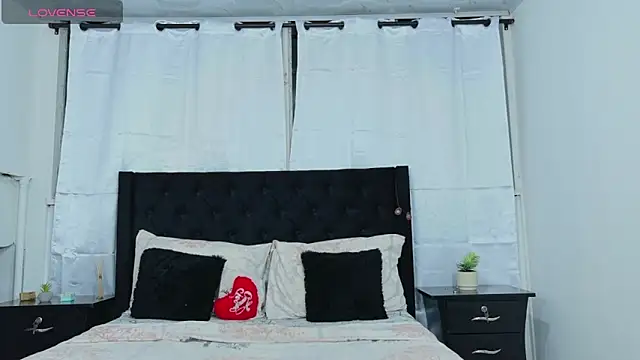 Snapshot of Beautifulkattia chatting on 09/25/25, 12:14 Beautifulkattia online show from 09/25/25, 12:14