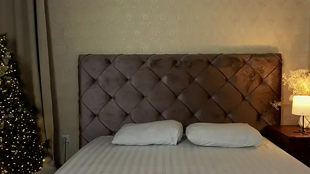 Snapshot of Milla_Aheo chatting on 12/14/24, 01:05 Milla Aheo online show from 12/14/24, 01:05