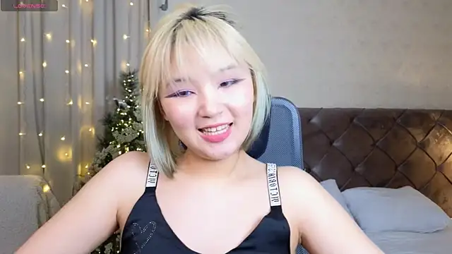 Snapshot of Milla_Aheo chatting on 01/14/25, 09:09 Milla Aheo online show from 01/14/25, 09:09