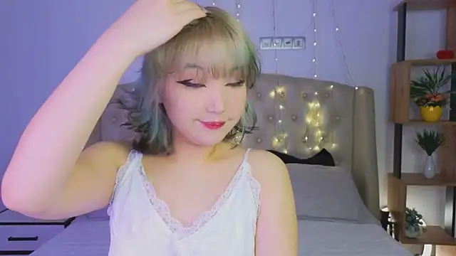 Snapshot of Milla_Aheo chatting on 03/21/25, 09:01 Milla Aheo online show from 03/21/25, 09:01