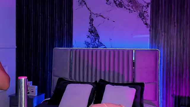 Snapshot of Lillyortiz chatting on 01/04/25, 10:34 Lillyortiz online show from 01/04/25, 10:34