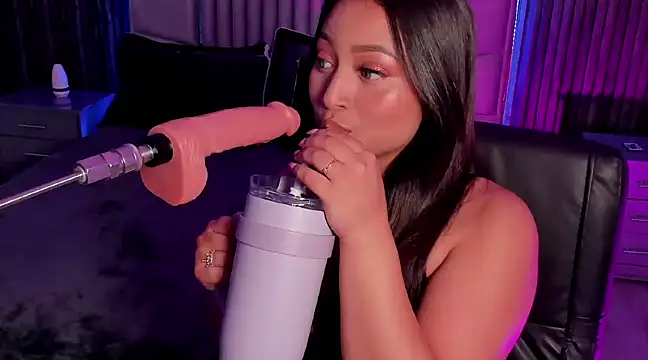 Snapshot of Lillyortiz chatting on 01/21/25, 11:13 Lillyortiz online show from 01/21/25, 11:13