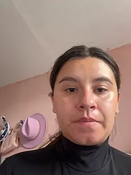 Snapshot of SaraBraun_ chatting on 03/27/26, 04:51 SaraBraun online show from 03/27/26, 04:51