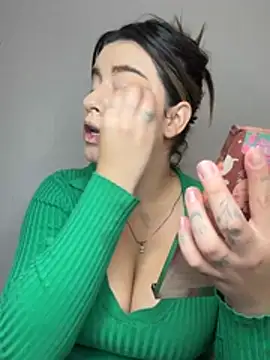 Snapshot of SaraBraun_ chatting on 04/11/26, 05:06 SaraBraun online show from 04/11/26, 05:06