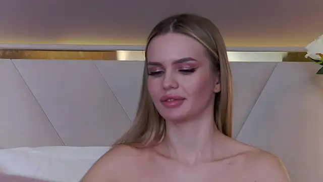 KristinaMaers online show from 02/20/25, 12:08