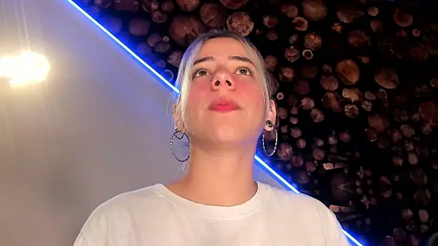 Snapshot of ArtemisaBlake chatting on 03/11/25, 04:40 ArtemisaBlake online show from 03/11/25, 04:40