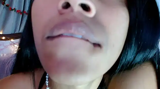 Snapshot of brihanna_lena chatting on 01/20/25, 04:43 brihanna lena online show from 01/20/25, 04:43