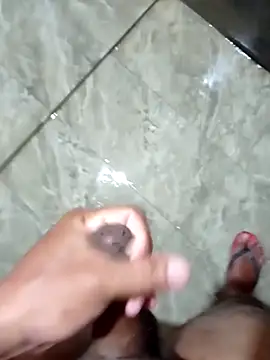 Snapshot of Leaker21 chatting on 06/16/26, 02:47 Leaker21 online show from 06/16/26, 02:47