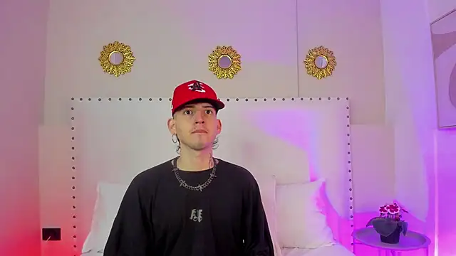 Snapshot of sett_and_gwen chatting on 11/14/25, 09:24 sett and gwen online show from 11/14/25, 09:24