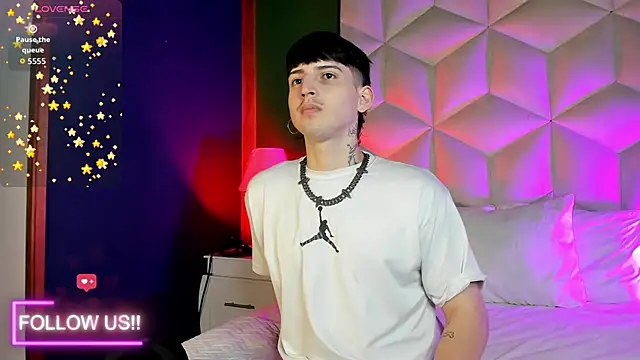 Snapshot of sett_and_gwen chatting on 11/19/25, 03:50 sett and gwen online show from 11/19/25, 03:50