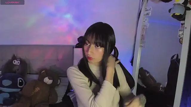 Snapshot of Any_Roussee chatting on 02/13/26, 02:40 Any Roussee online show from 02/13/26, 02:40