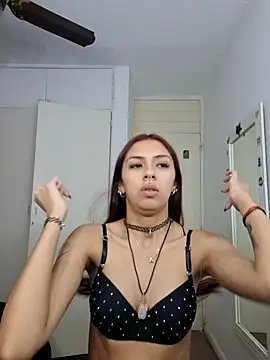 Jazmin-Cerezita online show from 11/02/25, 12:02