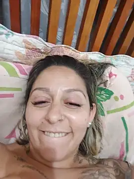 Snapshot of baixinhaloira chatting on 12/21/24, 02:19 baixinhaloira online show from 12/21/24, 02:19