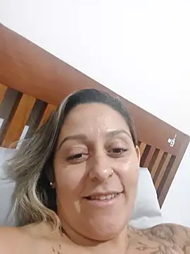 Snapshot of baixinhaloira chatting on 12/31/24, 03:23 baixinhaloira online show from 12/31/24, 03:23