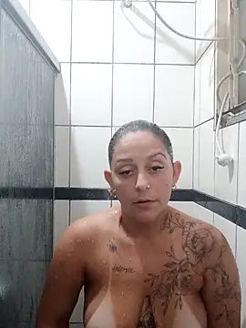 Snapshot of baixinhaloira chatting on 04/20/26, 02:47 baixinhaloira online show from 04/20/26, 02:47