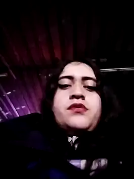 Snapshot of Yaz_Moon chatting on 02/01/25, 04:11 Yaz Moon online show from 02/01/25, 04:11