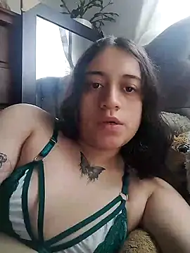 Snapshot of Yaz_Moon chatting on 02/02/25, 02:45 Yaz Moon online show from 02/02/25, 02:45