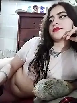 Snapshot of Yaz_Moon chatting on 02/06/25, 03:48 Yaz Moon online show from 02/06/25, 03:48