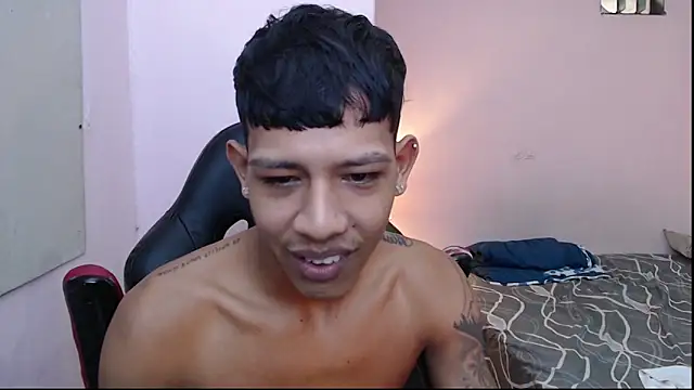 Snapshot of mr_stiven_ chatting on 01/04/25, 05:16 mr stiven  online show from 01/04/25, 05:16