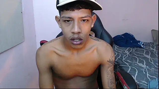 Snapshot of mr_stiven_ chatting on 01/06/25, 05:30 mr stiven  online show from 01/06/25, 05:30