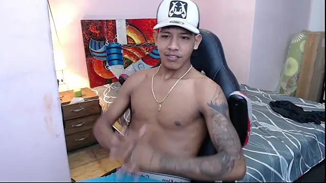 Snapshot of mr_stiven_ chatting on 02/05/25, 08:54 mr stiven  online show from 02/05/25, 08:54