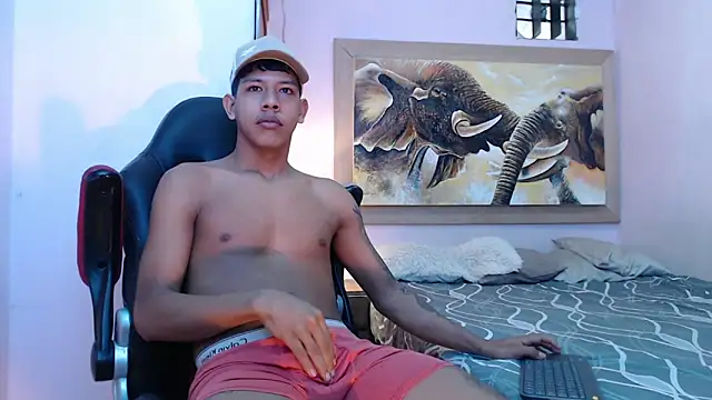 Snapshot of mr_stiven_ chatting on 02/20/25, 05:44 mr stiven  online show from 02/20/25, 05:44