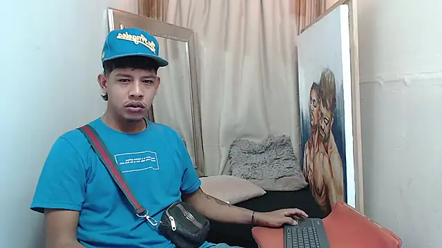 Snapshot of mr_stiven_ chatting on 11/25/25, 02:33 mr stiven online show from 11/25/25, 02:33