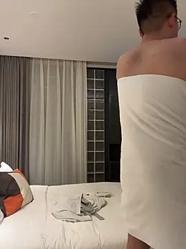 Snapshot of 866532 chatting on 11/06/25, 12:39 866532 online show from 11/06/25, 12:39