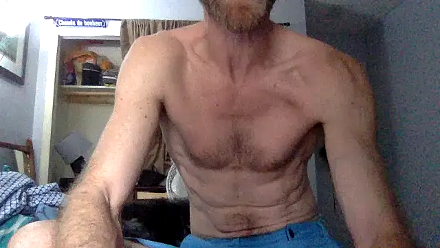 Snapshot of Twowellshapedheads chatting on 03/03/25, 07:06 Twowellshapedheads online show from 03/03/25, 07:06