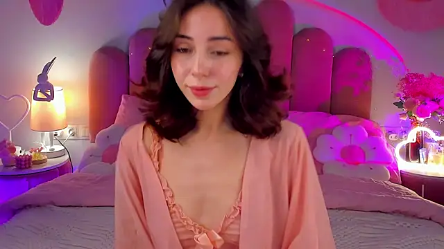 ElsaYoung online show from 11/30/25, 08:13