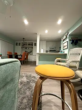 Snapshot of Texascoastedger chatting on 10/25/25, 09:06 Texascoastedger online show from 10/25/25, 09:06