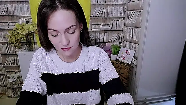 Lina Star S online show from 10/12/25, 08:24