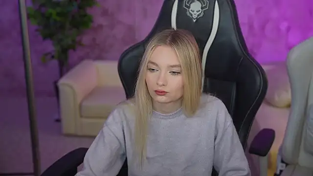 Ewa Pearl online show from 03/02/25, 07:43