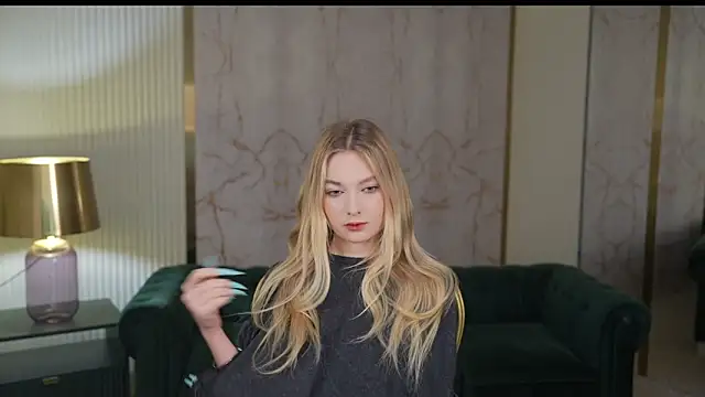 Ewa Pearl online show from 03/22/25, 07:36