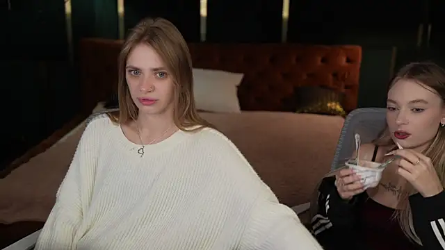 Ewa Pearl online show from 09/16/25, 06:58