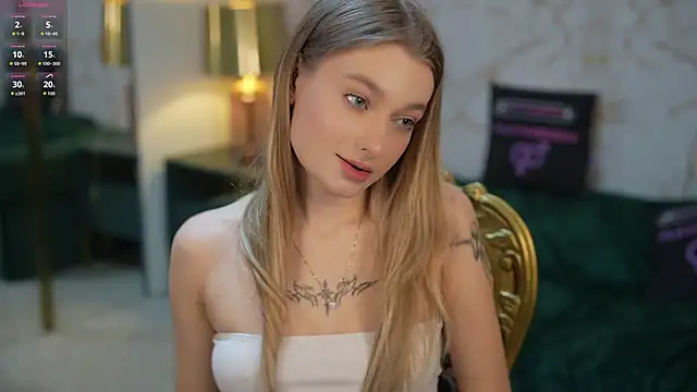 Ewa Pearl online show from 10/29/25, 07:37