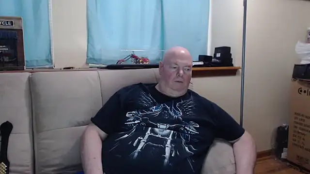 Snapshot of harley99574 chatting on 11/26/25, 01:12 harley99574 online show from 11/26/25, 01:12