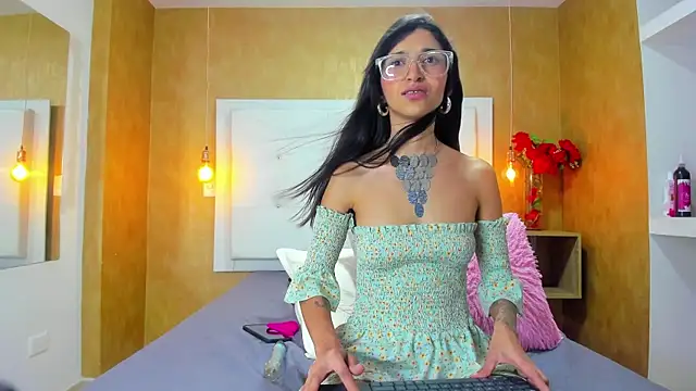 Milaspetite online show from 01/05/25, 05:09