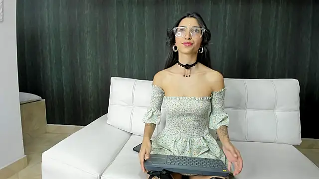 Milaspetite online show from 01/20/25, 08:29