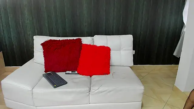 Milaspetite online show from 01/27/25, 08:07