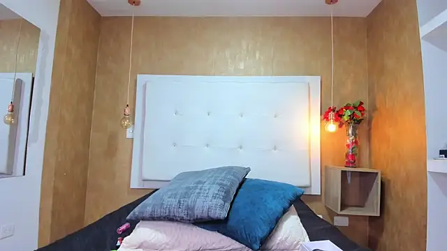 Snapshot of Milaspetite chatting on 03/27/26, 08:08 Milaspetite online show from 03/27/26, 08:08