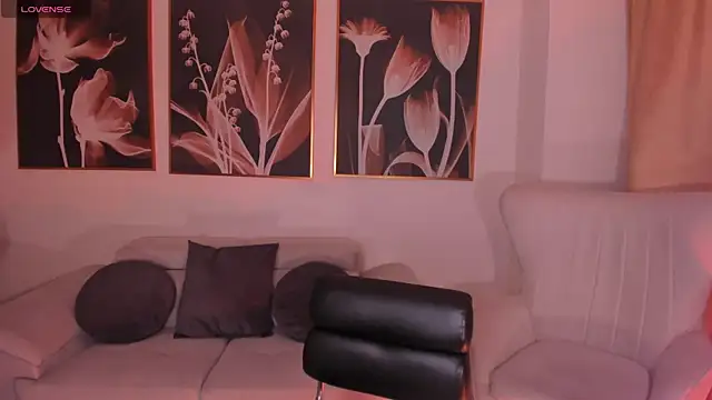 MiaFarrell  online show from 02/13/26, 06:37