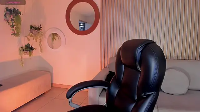 Snapshot of MiaFarrell_ chatting on 04/16/26, 06:41 MiaFarrell online show from 04/16/26, 06:41