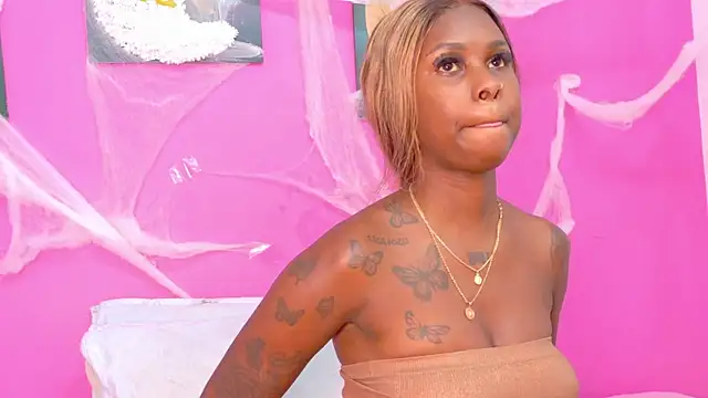 Snapshot of kinkyandsavage chatting on 10/30/25, 07:36 kinkyandsavage online show from 10/30/25, 07:36