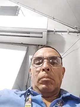 Snapshot of Alex011277 chatting on 09/30/25, 12:59 Alex011277 online show from 09/30/25, 12:59