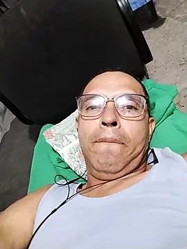 Snapshot of Alex011277 chatting on 10/04/25, 04:10 Alex011277 online show from 10/04/25, 04:10