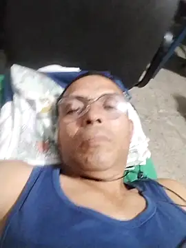 Snapshot of Alex011277 chatting on 10/12/25, 04:00 Alex011277 online show from 10/12/25, 04:00