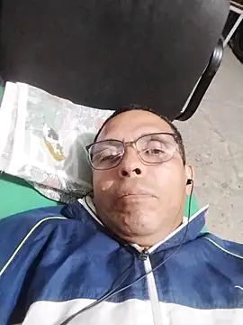 Snapshot of Alex011277 chatting on 10/16/25, 03:18 Alex011277 online show from 10/16/25, 03:18